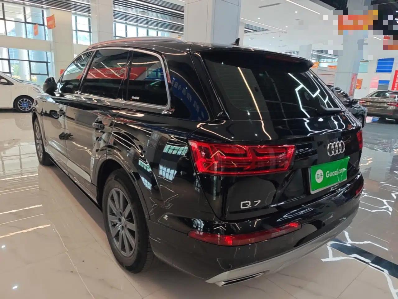 Audi Q7 2019 2.0T Standard Model Middle East — миниатюра 7