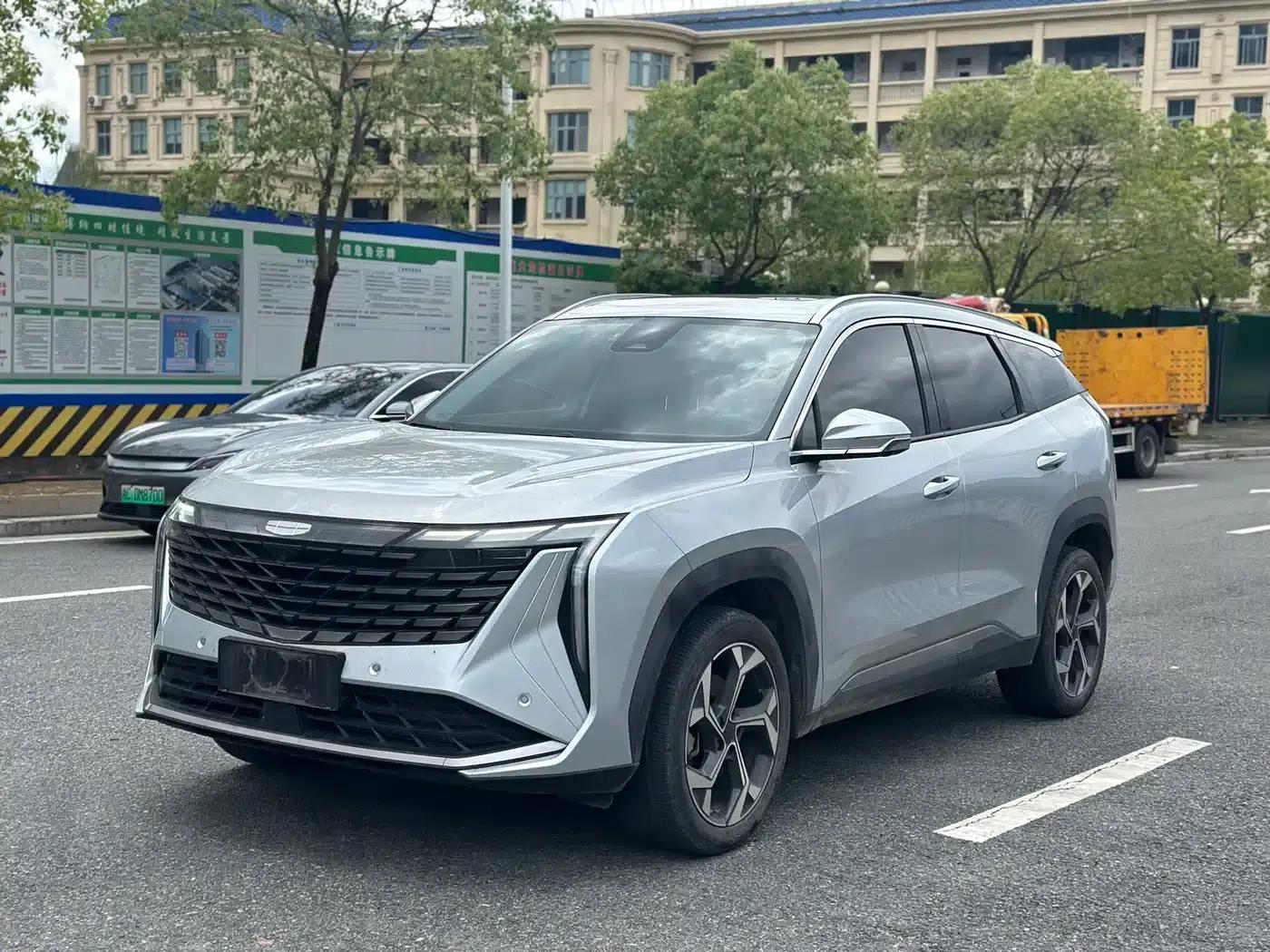 Geely Boyue L 2023 1.5TD DCT Premium Edition — миниатюра 1