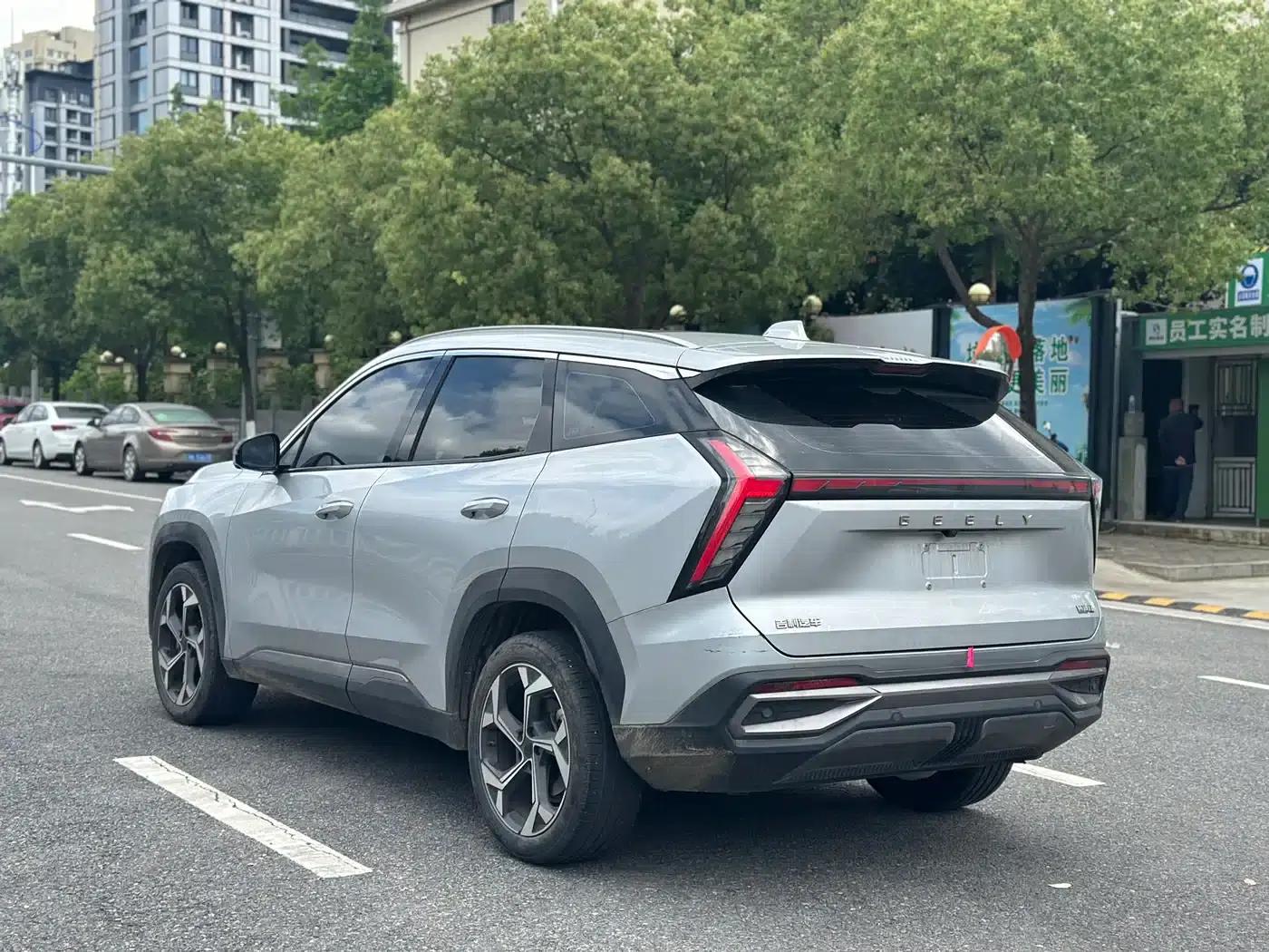 Geely Boyue L 2023 1.5TD DCT Premium Edition — миниатюра 7