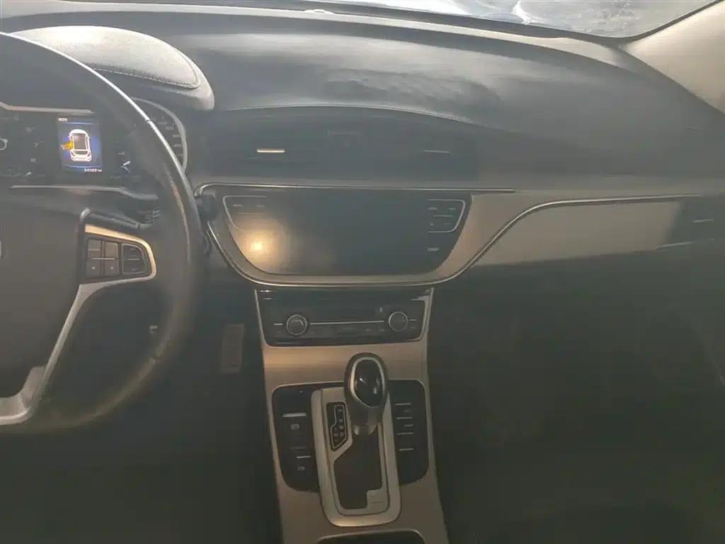 Geely GS 2018 Sport Edition 1.8L Automatic Premium Model — миниатюра 13