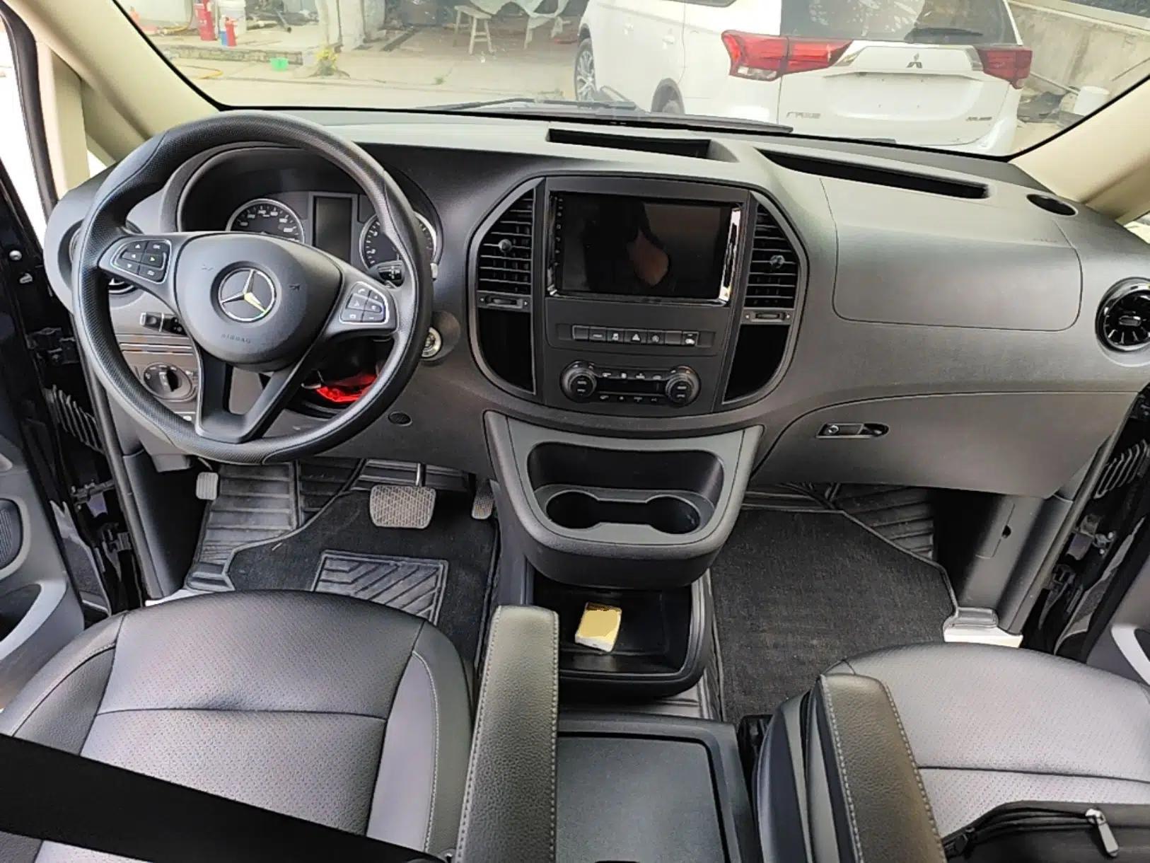Mercedes-Benz Vito 2021 2.0T Elite Version 7 Seats — миниатюра 13