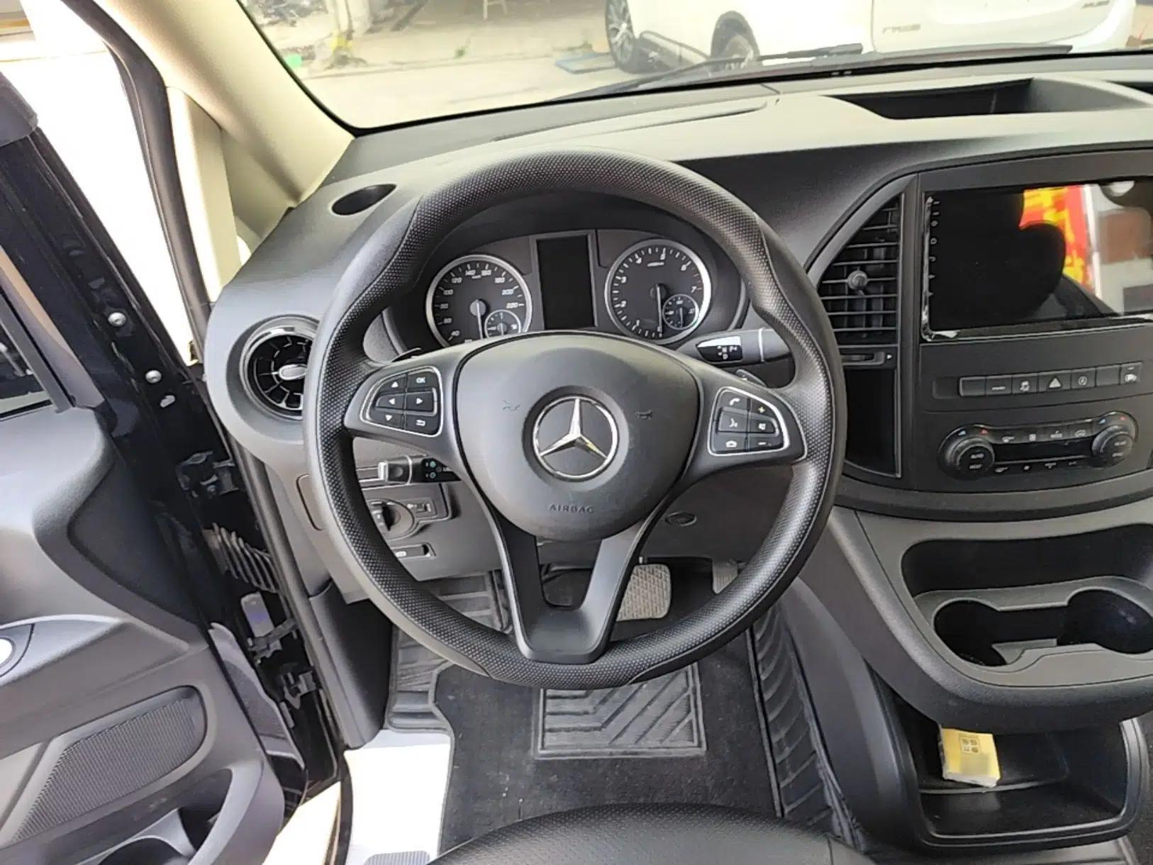 Mercedes-Benz Vito 2021 2.0T Elite Version 7 Seats — миниатюра 14