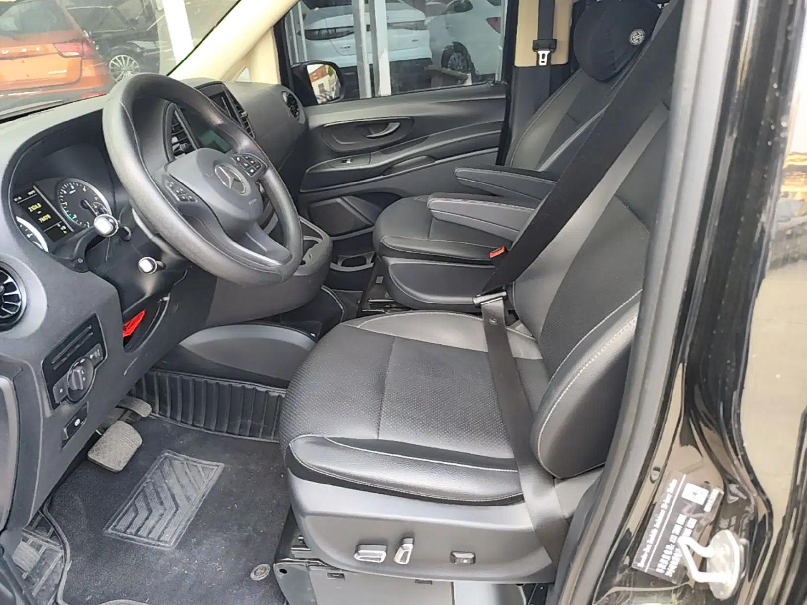 Mercedes-Benz Vito 2021 2.0T Elite Version 7 Seats — миниатюра 18