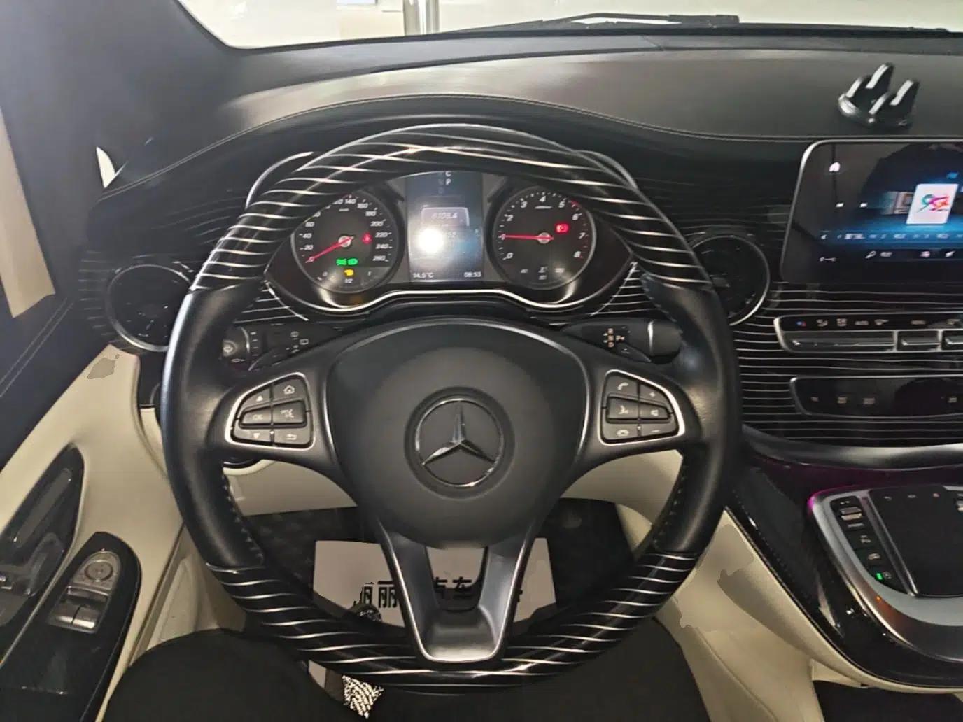 Mercedes-Benz V-Class 2021 V 260 Avantgarde Edition — миниатюра 10