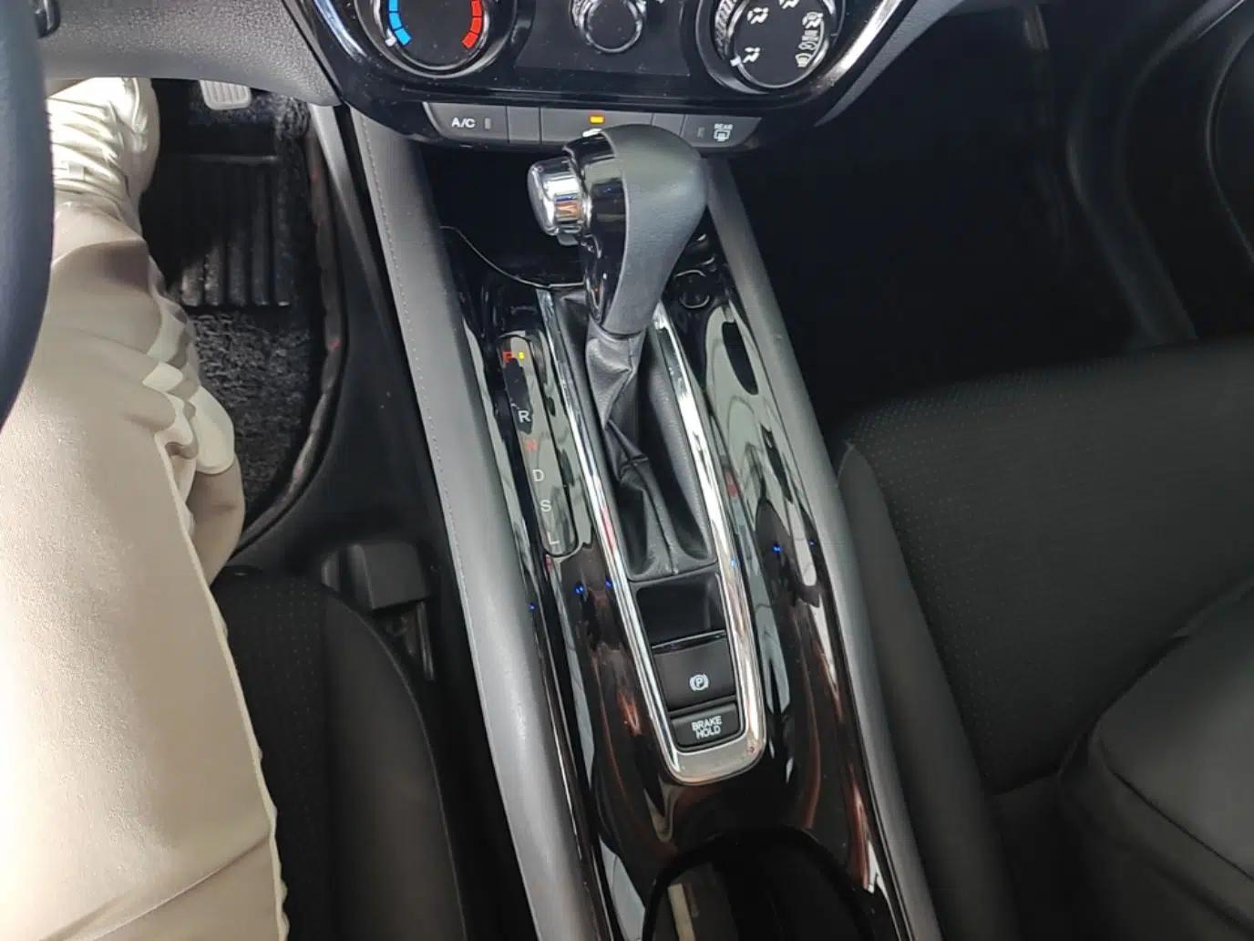 Honda Vezel 2020 1.5L CVT Elite Edition — миниатюра 17