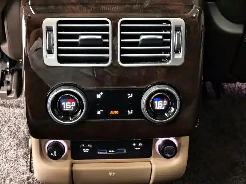 Range Rover 2022 3.0 L6 400PS Legendary Extended Classic Edition — миниатюра 14
