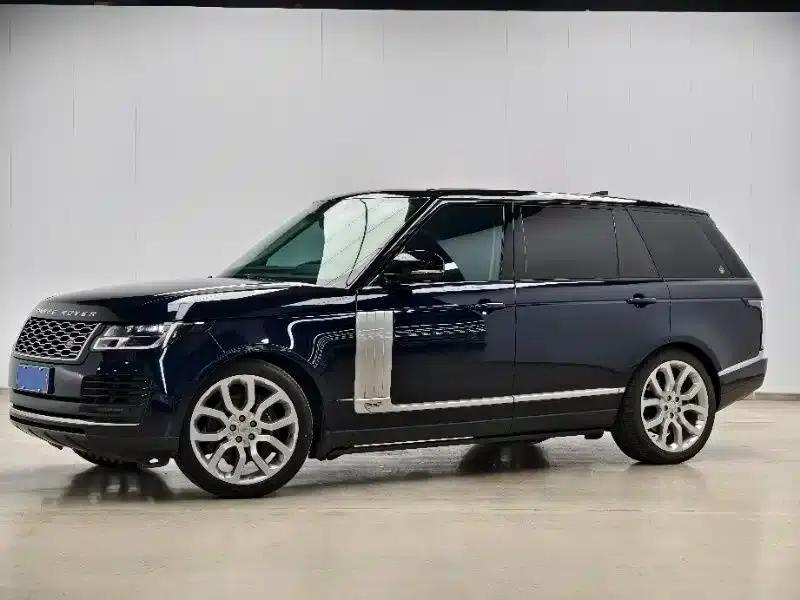 Range Rover 2022 3.0 L6 400PS Legendary Extended Classic Edition — миниатюра 3