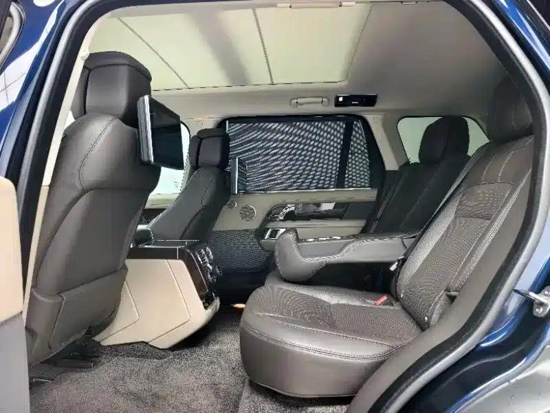 Range Rover 2022 3.0 L6 400PS Legendary Extended Classic Edition — миниатюра 7