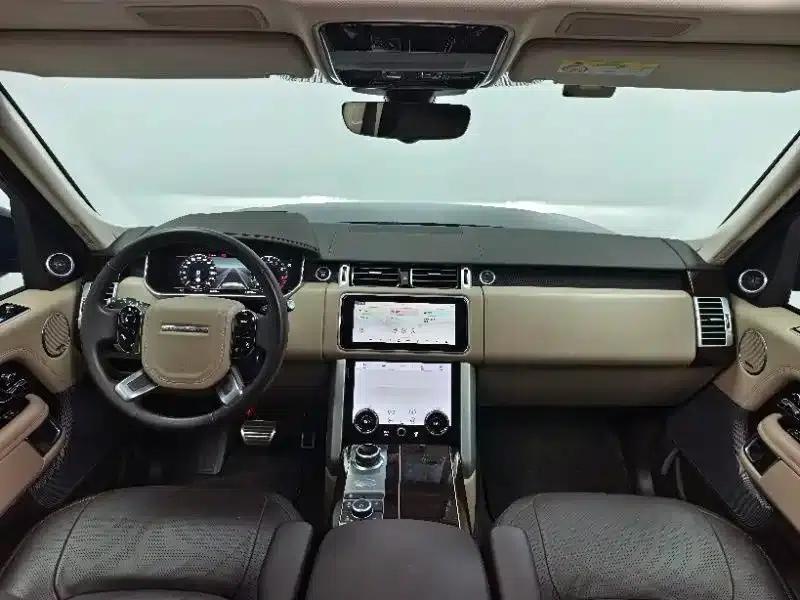 Range Rover 2022 3.0 L6 400PS Legendary Extended Classic Edition — миниатюра 8