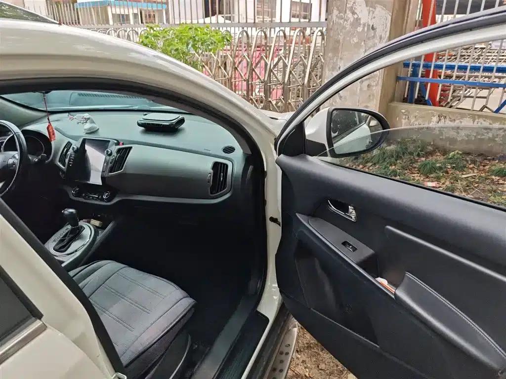 2015 Kia Sportage 2.0L Automatic 2WD DLX — миниатюра 20