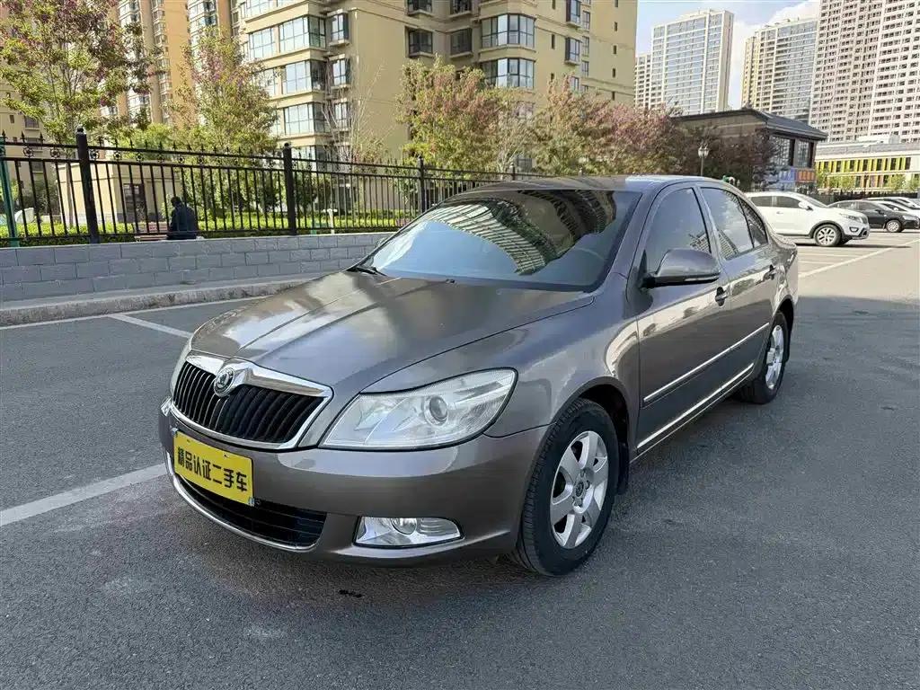 Octavia 2013 1.6L Automatic Elegance Edition — миниатюра 1