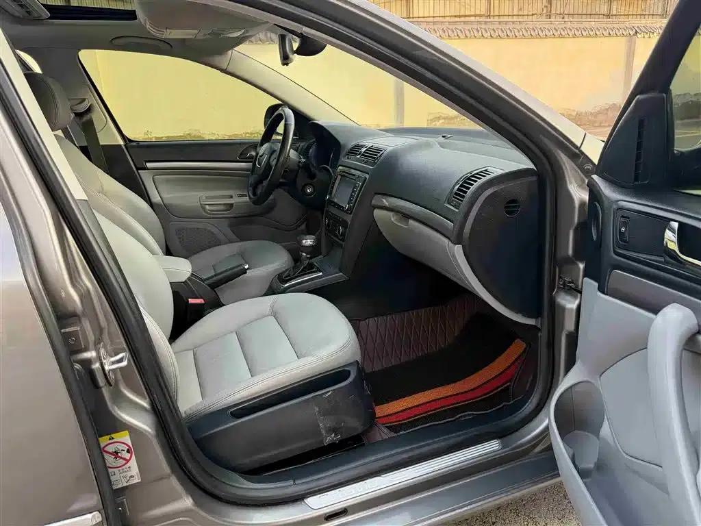 Octavia 2013 1.6L Automatic Elegance Edition — миниатюра 6