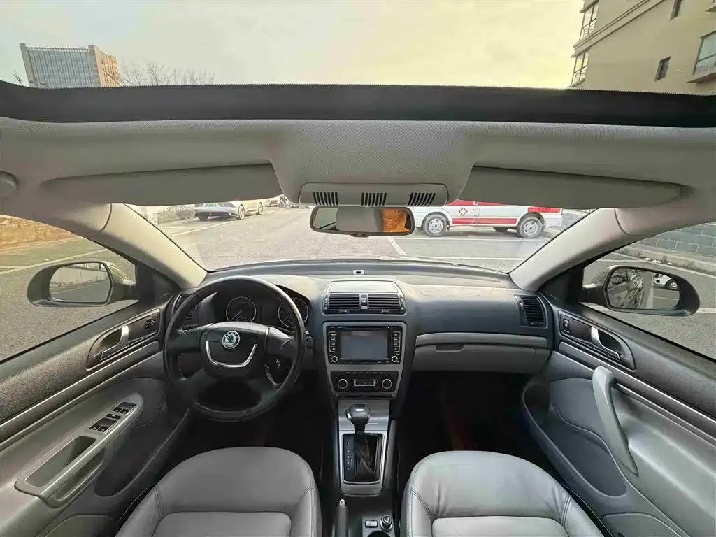 Octavia 2013 1.6L Automatic Elegance Edition — миниатюра 10
