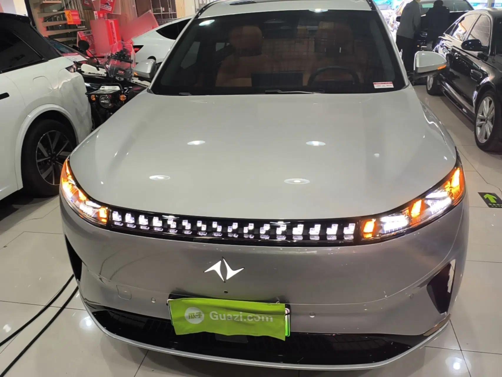 Dongfeng eπ eπ008 2025 210 Ultra Range-Extended Version 5 Seats — миниатюра 2