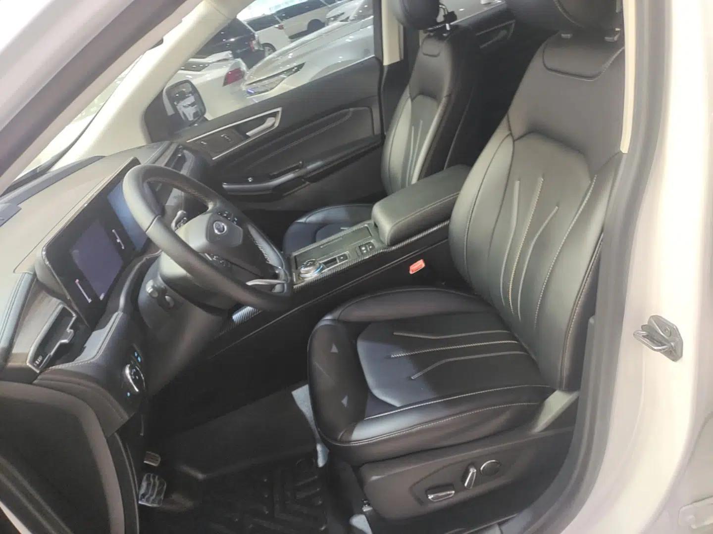 Ford Edge 2021 Facelifted PLUS EcoBoost 245 Two-Wheel Drive XLT 7-Seater — миниатюра 18