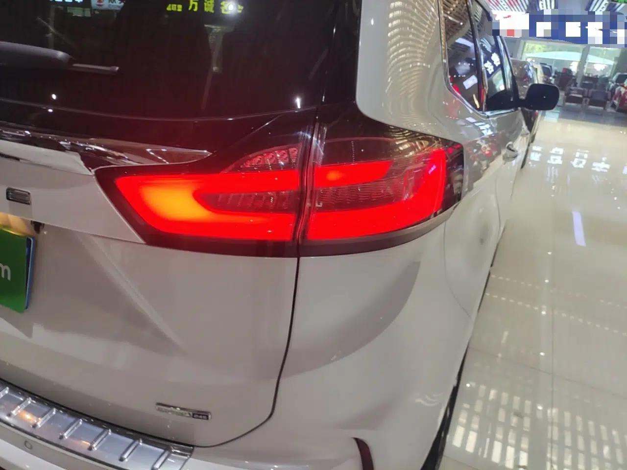 Ford Edge 2021 Facelifted PLUS EcoBoost 245 Two-Wheel Drive XLT 7-Seater — миниатюра 7