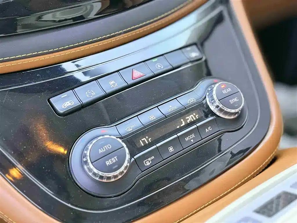Vito 2018 2.0T Business Edition (China VI Emission Standard) — миниатюра 8