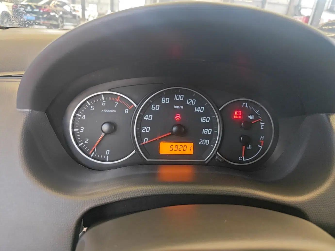 Suzuki Swift 2013 1.5L Manual 20th Anniversary Limited Edition — миниатюра 15