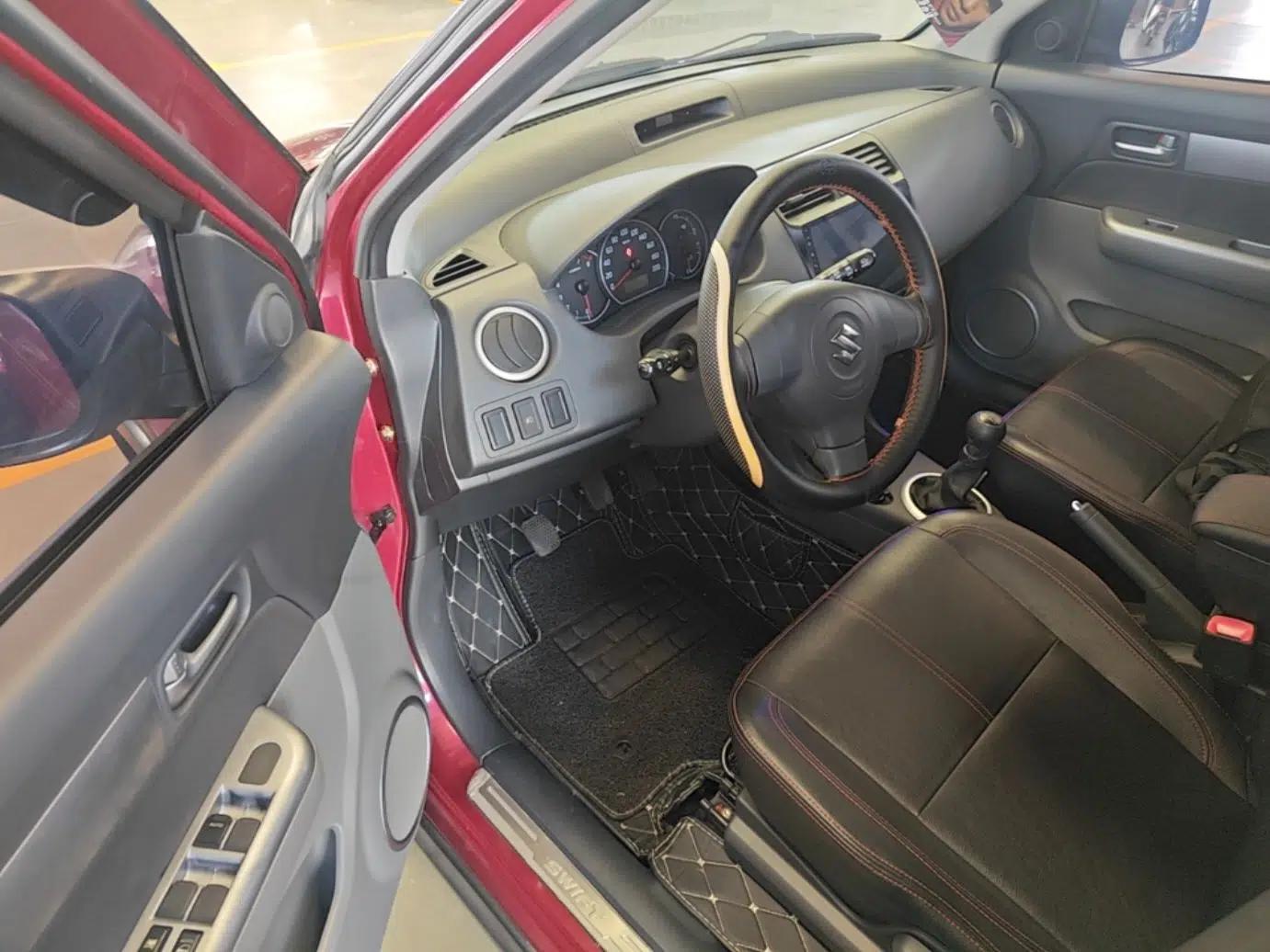 Suzuki Swift 2013 1.5L Manual 20th Anniversary Limited Edition — миниатюра 19