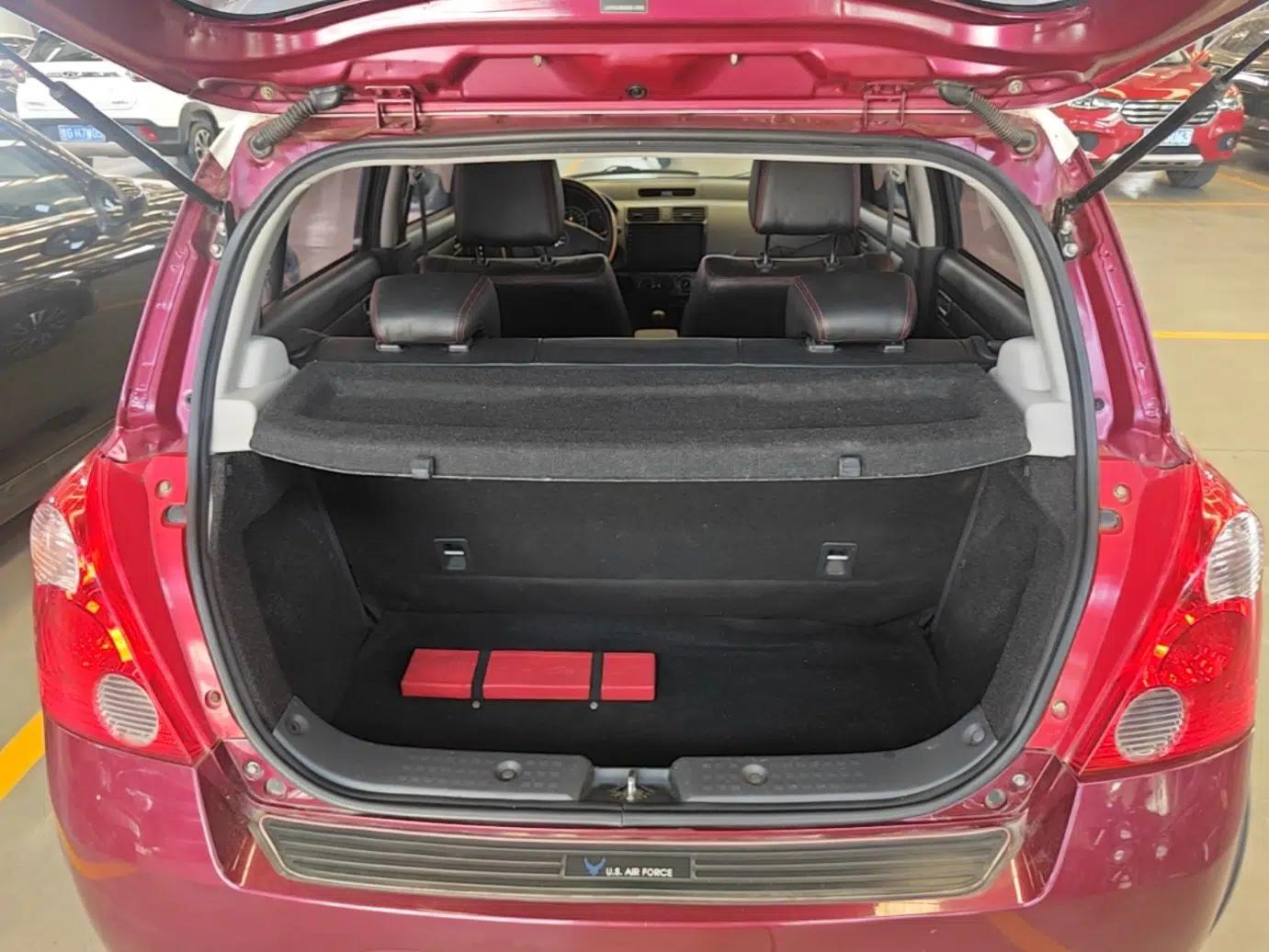 Suzuki Swift 2013 1.5L Manual 20th Anniversary Limited Edition — миниатюра 22
