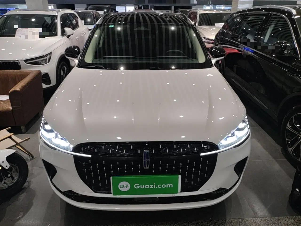 Lincoln Corsair 2024 1.5T Two-Wheel Drive Deluxe Hybrid Version — миниатюра 2