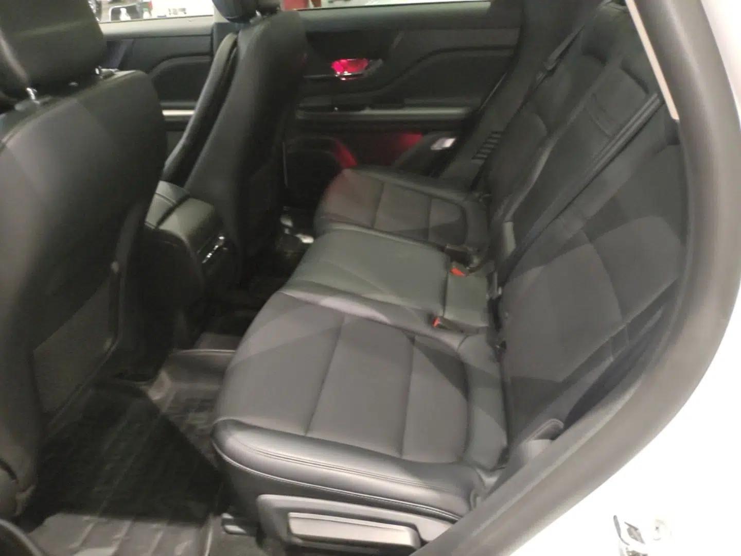 Lincoln Corsair 2024 1.5T Two-Wheel Drive Deluxe Hybrid Version — миниатюра 20
