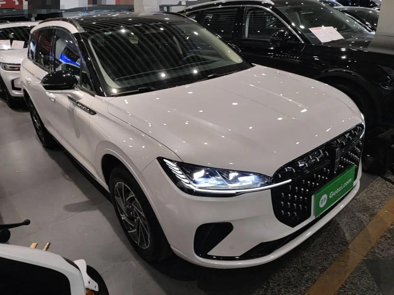 Lincoln Corsair 2024 1.5T Two-Wheel Drive Deluxe Hybrid Version — миниатюра 3
