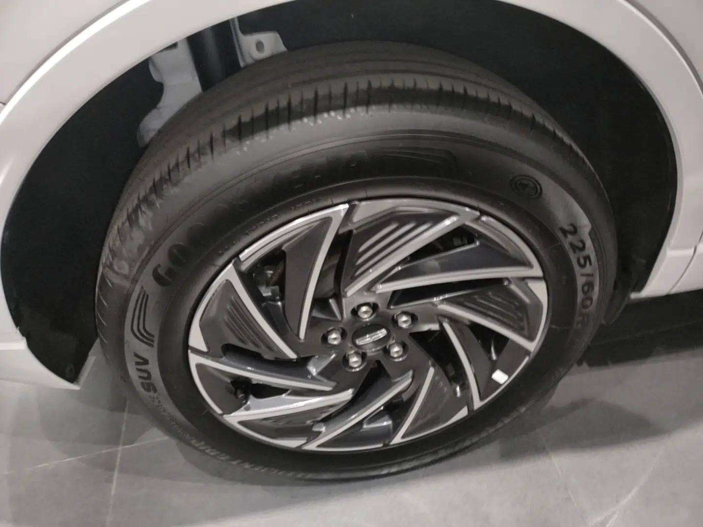 Lincoln Corsair 2024 1.5T Two-Wheel Drive Deluxe Hybrid Version — миниатюра 10