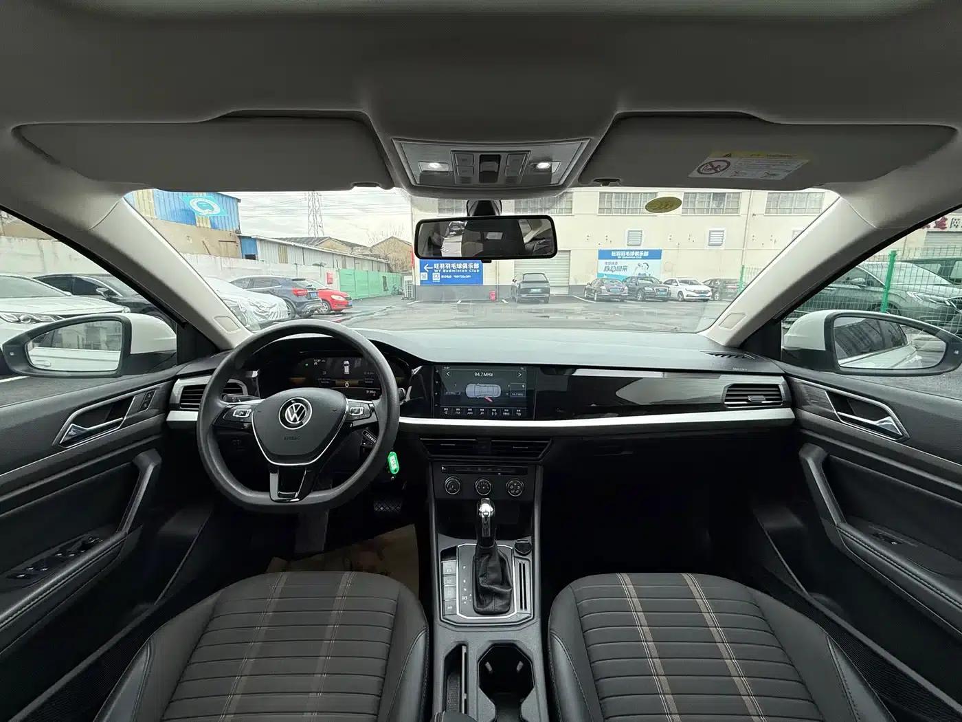 2021 Volkswagen Lavida 280TSI DSG Comfort Edition — миниатюра 4