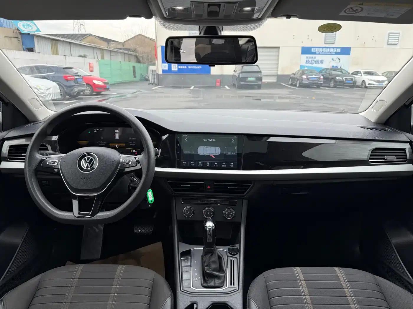 2021 Volkswagen Lavida 280TSI DSG Comfort Edition — миниатюра 5