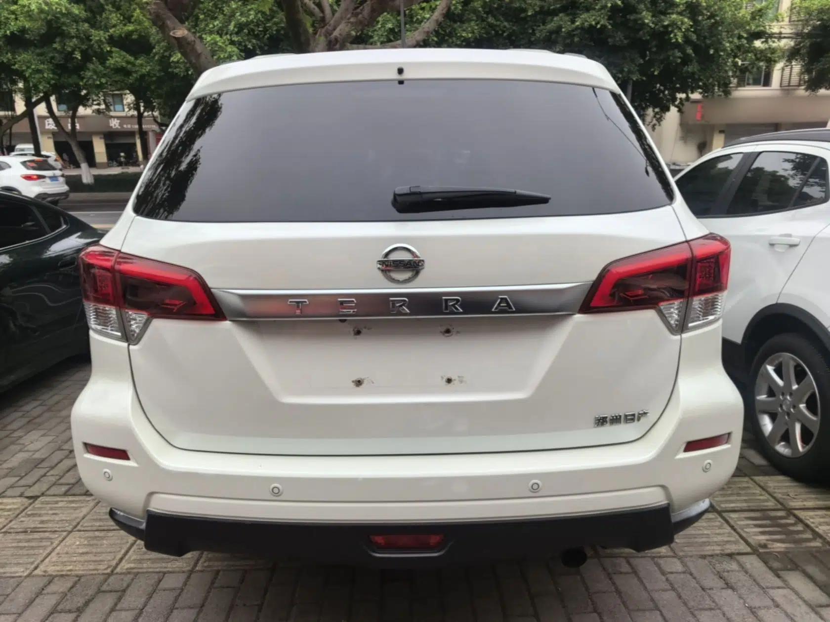 Nissan Terra 2020 2.5L XL Upper Automatic Two-Wheel Drive Luxury Edition — миниатюра 5