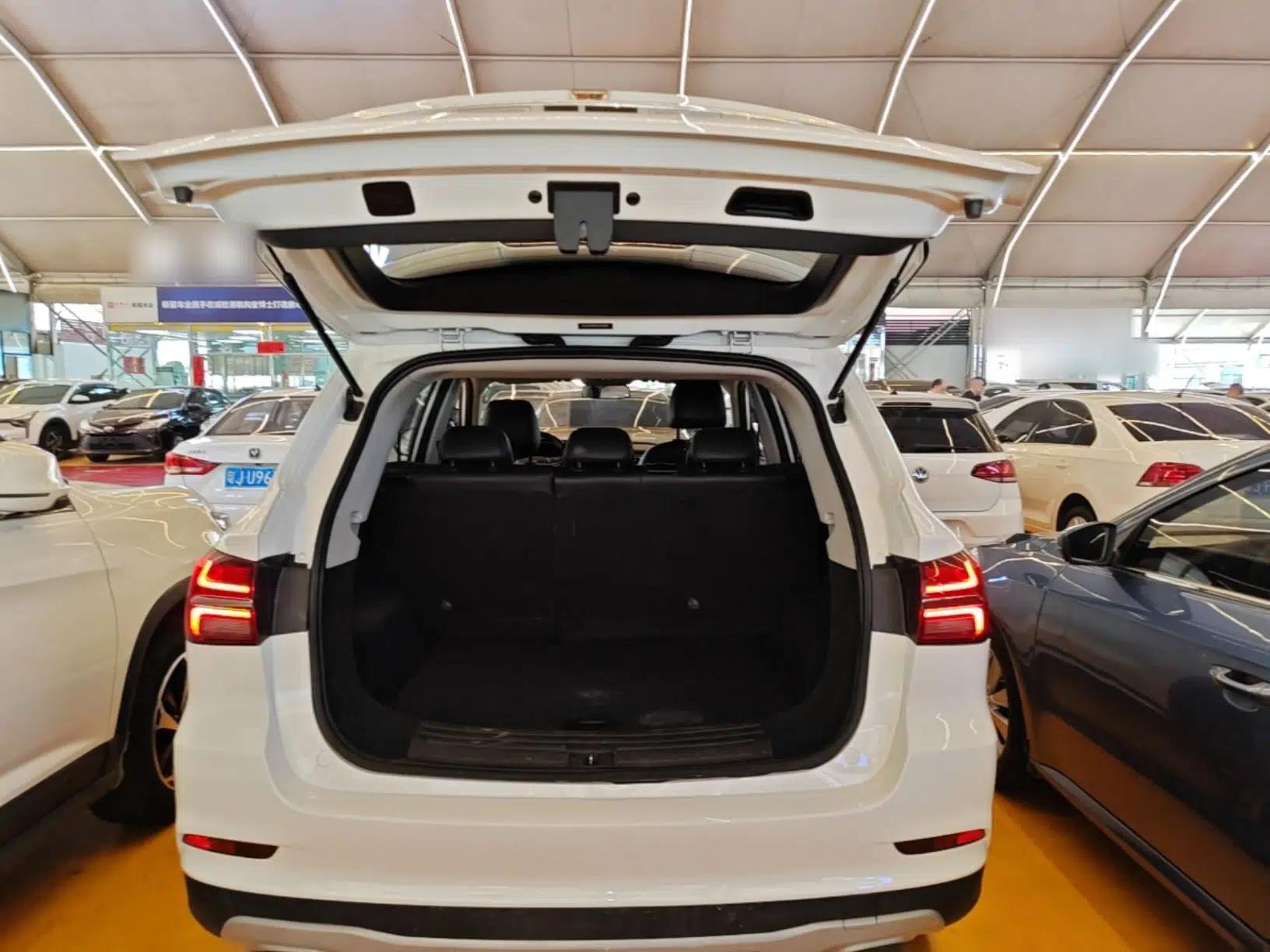 Roewe RX5 2020 20T Automatic 4G Connected Million Edition — миниатюра 17