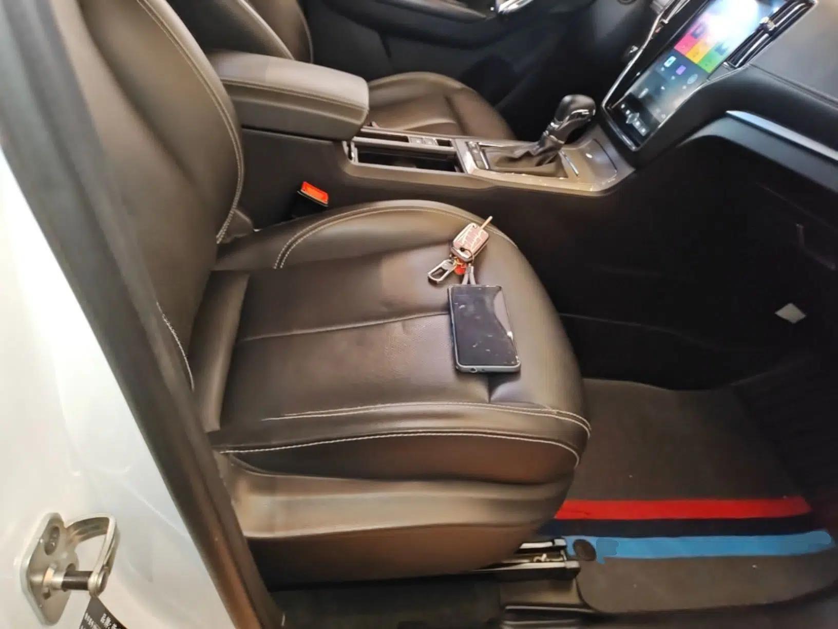 Roewe RX5 2020 20T Automatic 4G Connected Million Edition — миниатюра 10