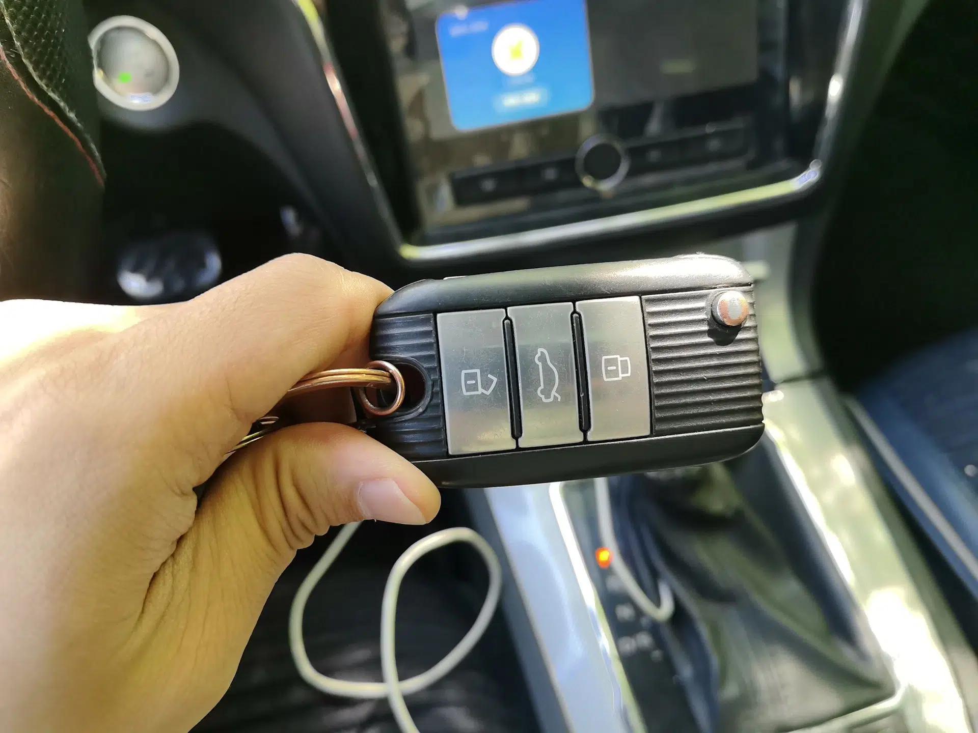 Roewe RX5 2018 20T Two-Wheel Drive Automatic Internet Smart Luxury Edition — миниатюра 17
