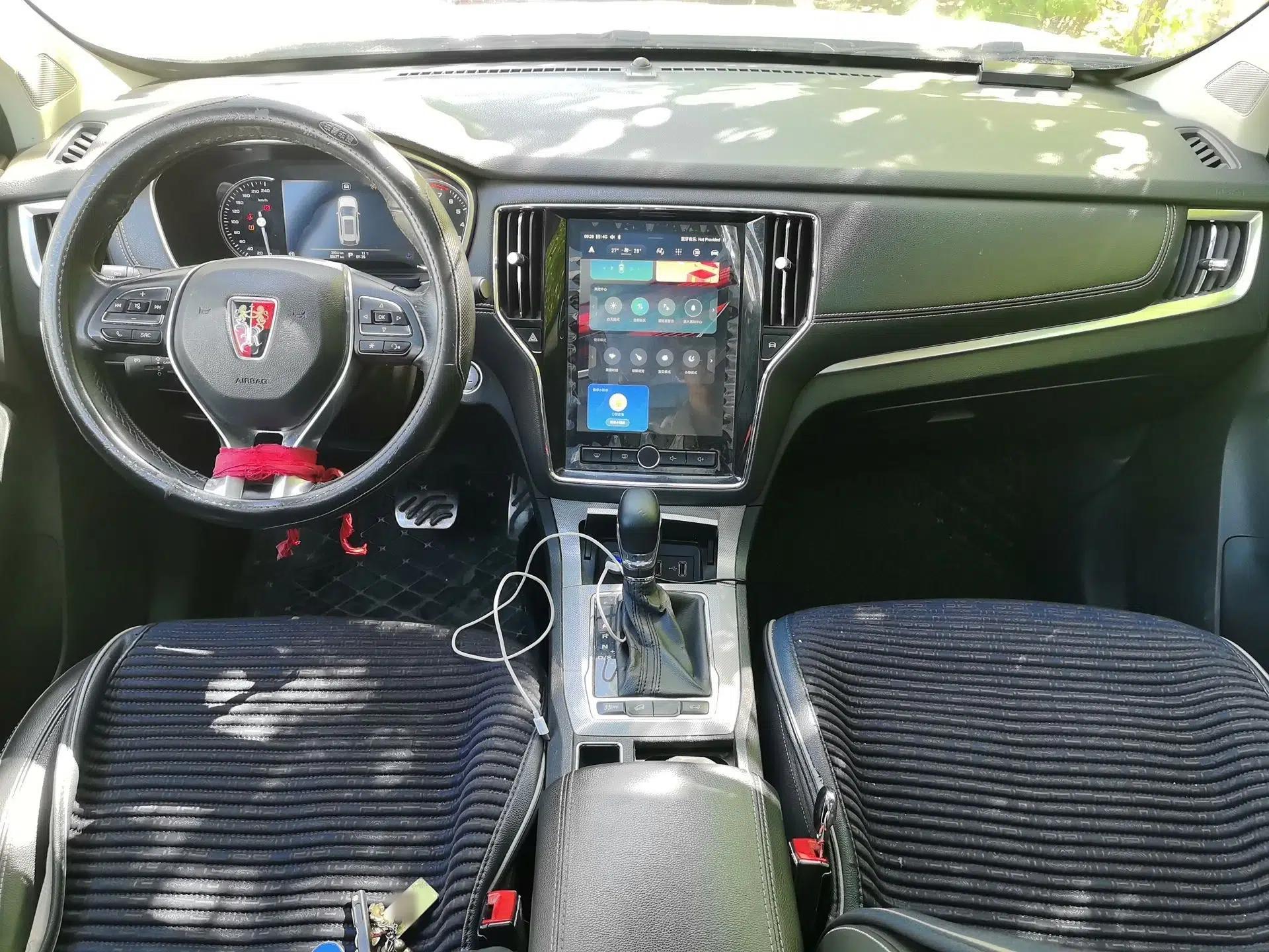 Roewe RX5 2018 20T Two-Wheel Drive Automatic Internet Smart Luxury Edition — миниатюра 18