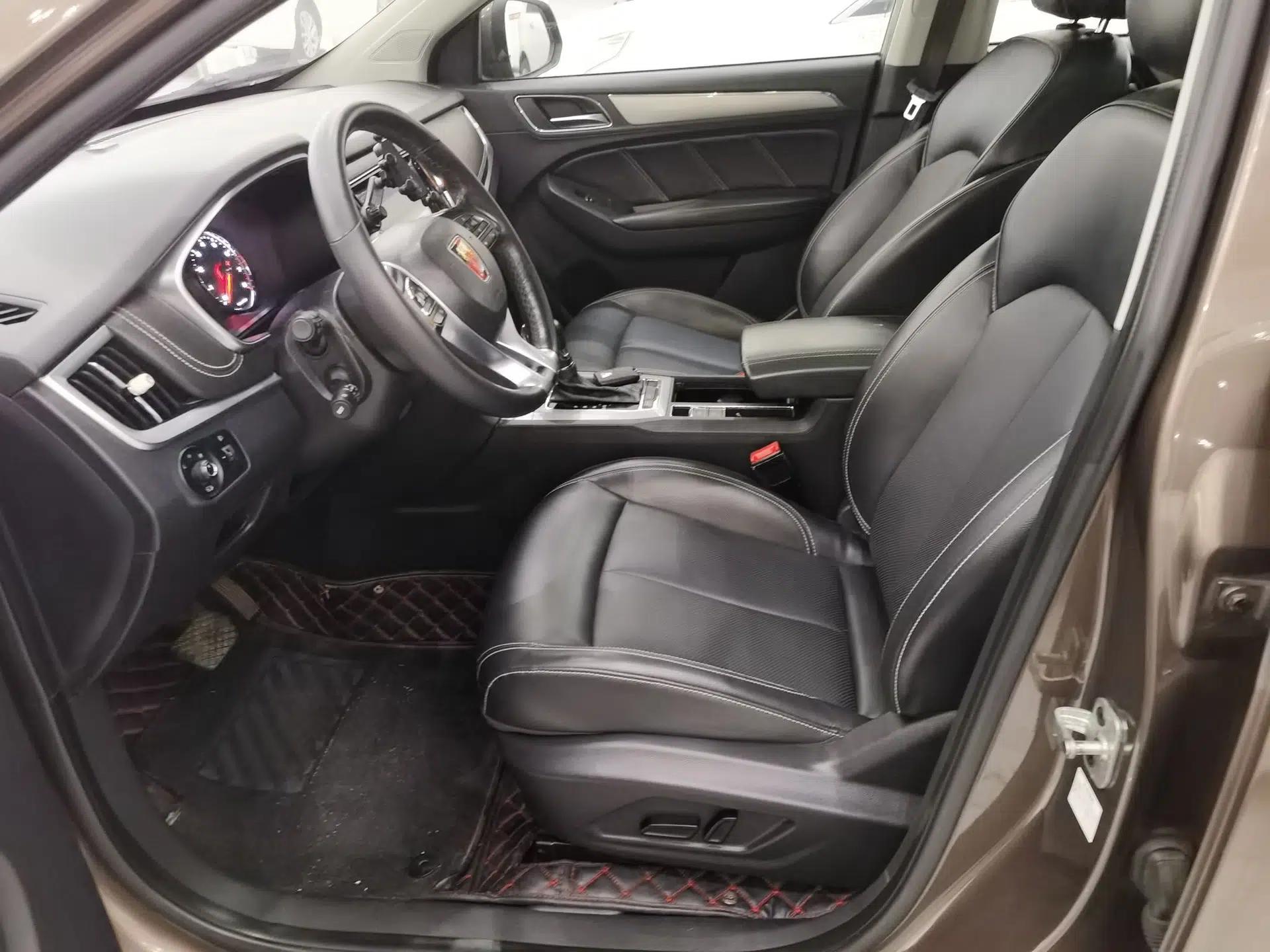 Roewe RX5 2018 20T Two-Wheel Drive Automatic Flagship Edition — миниатюра 17