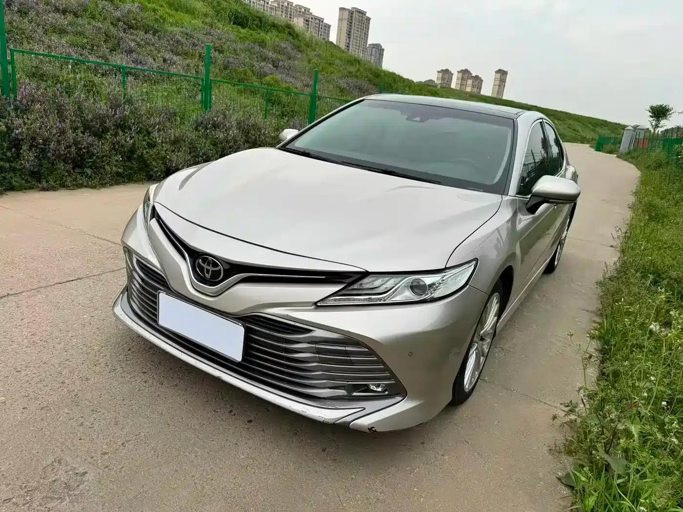 2018 Camry 2.5G Luxury Edition — миниатюра 3