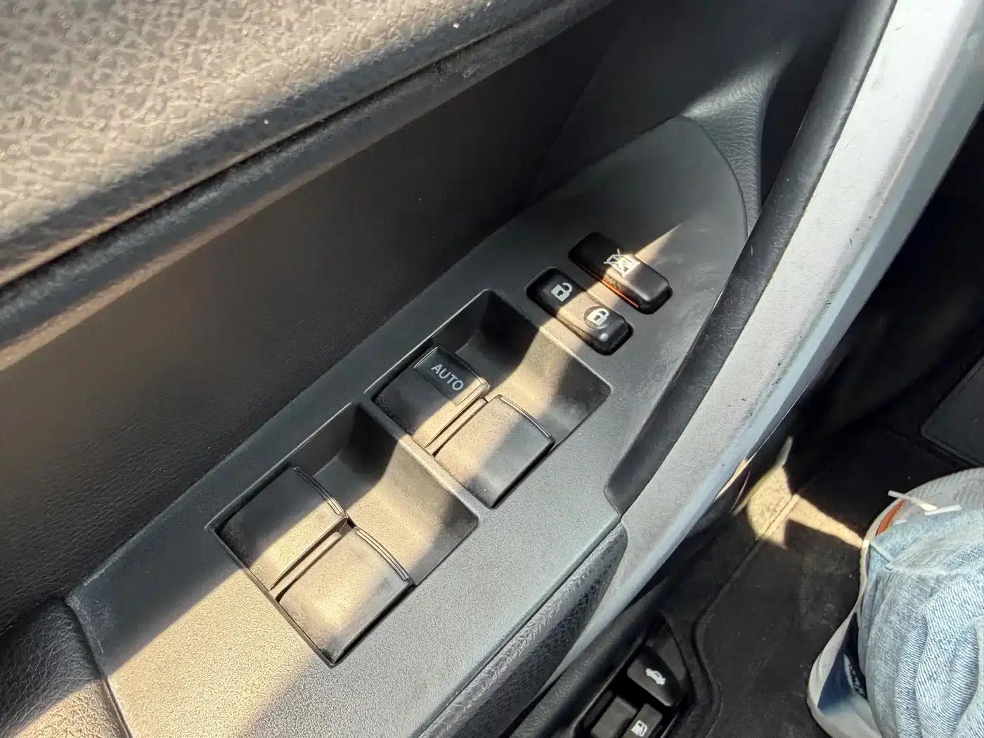 2017 Toyota Corolla Hybrid 1.8H GS E-CVT Elite Sunroof Edition (National V Emission Standard) — миниатюра 17