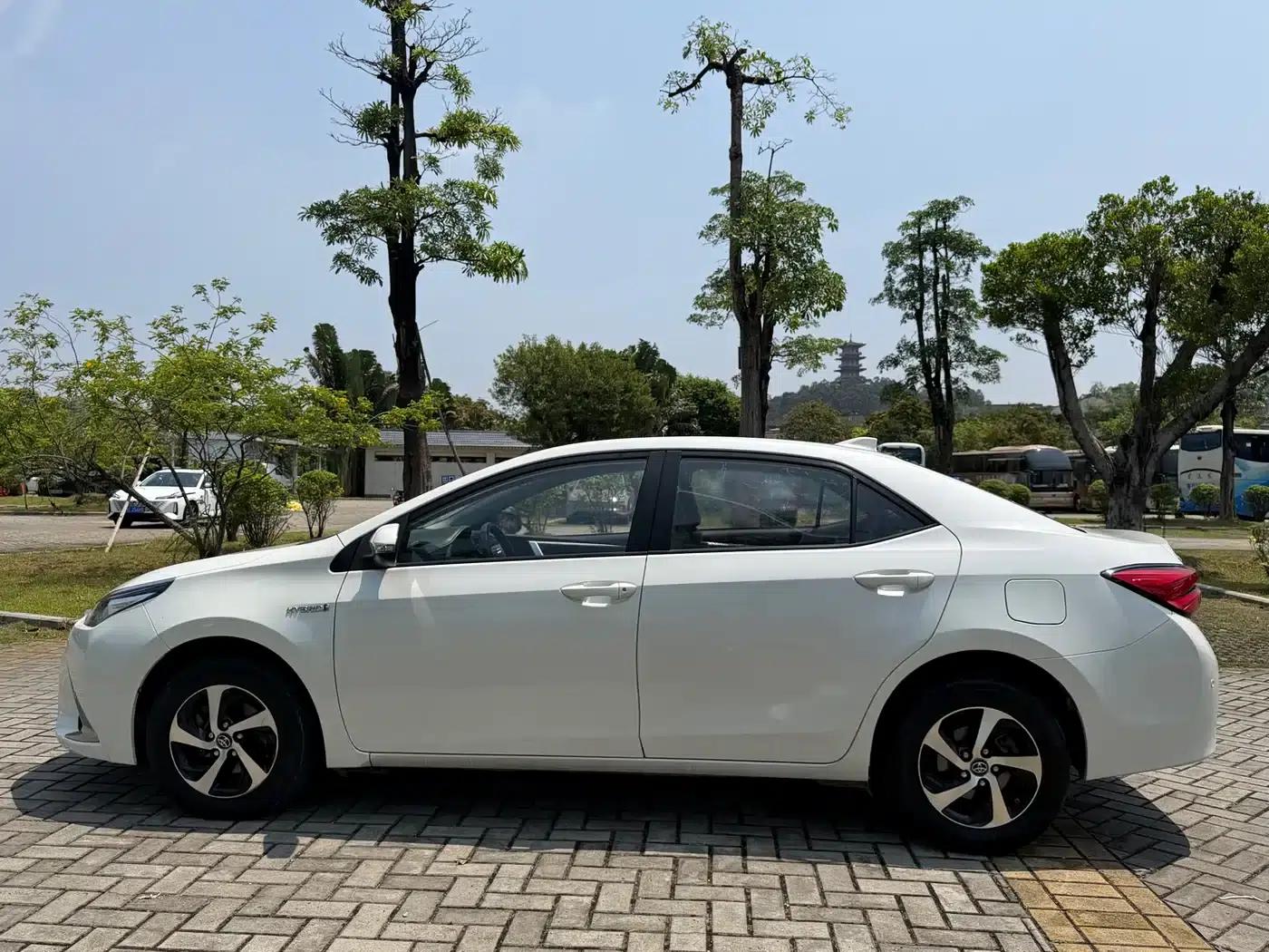 2017 Toyota Corolla Hybrid 1.8H GS E-CVT Elite Sunroof Edition (National V Emission Standard) — миниатюра 7