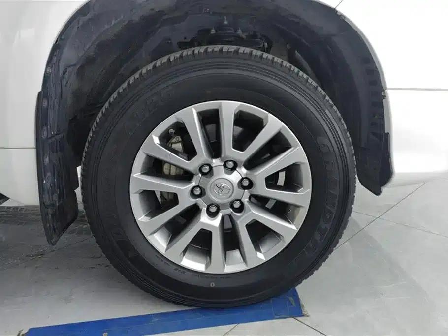 2019 Prado 3.5L Automatic TX-L Premium Edition with Rear-mounted Spare Tire — миниатюра 6