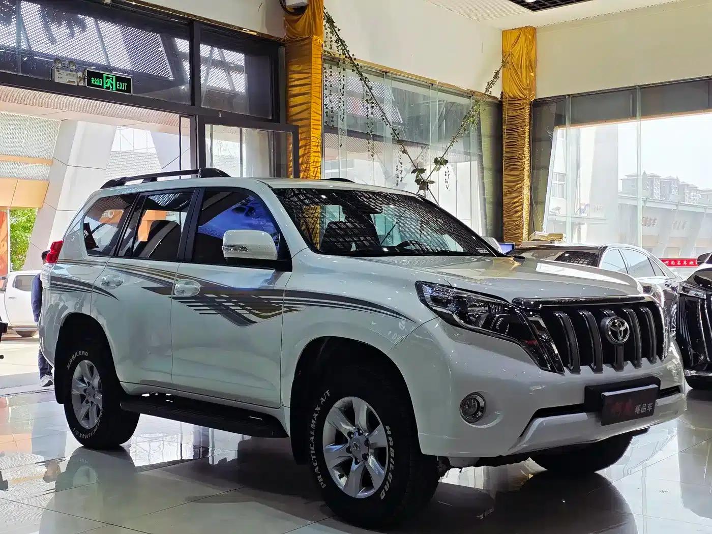 2010 Prado Imported Model 2.7L Automatic Luxury Edition — миниатюра 3