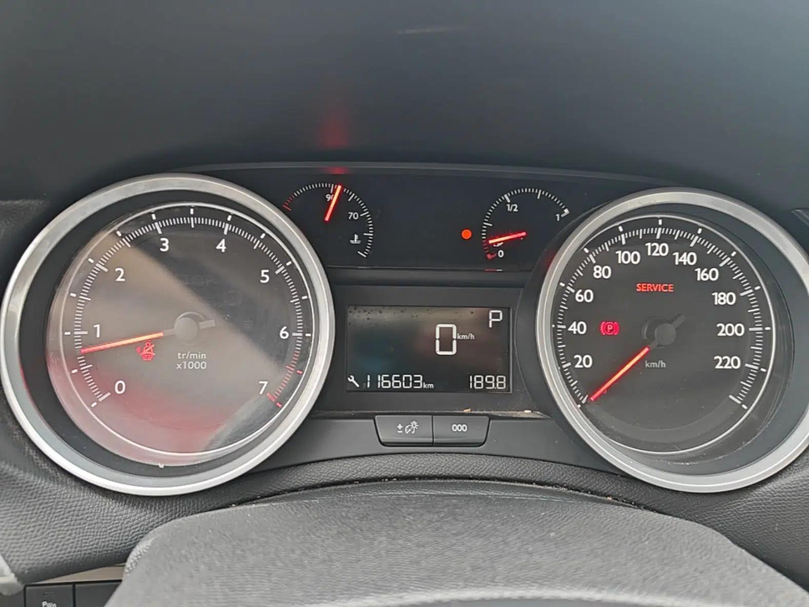 Peugeot 408 2014 1.8L Automatic Luxury Edition — миниатюра 15