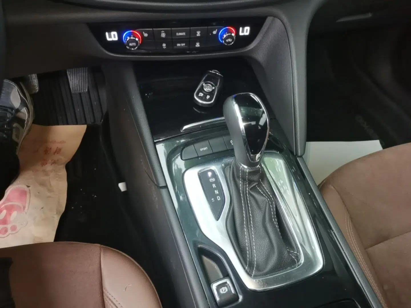 Buick Regal 2019 20T Luxury Model China VI Standard — миниатюра 17
