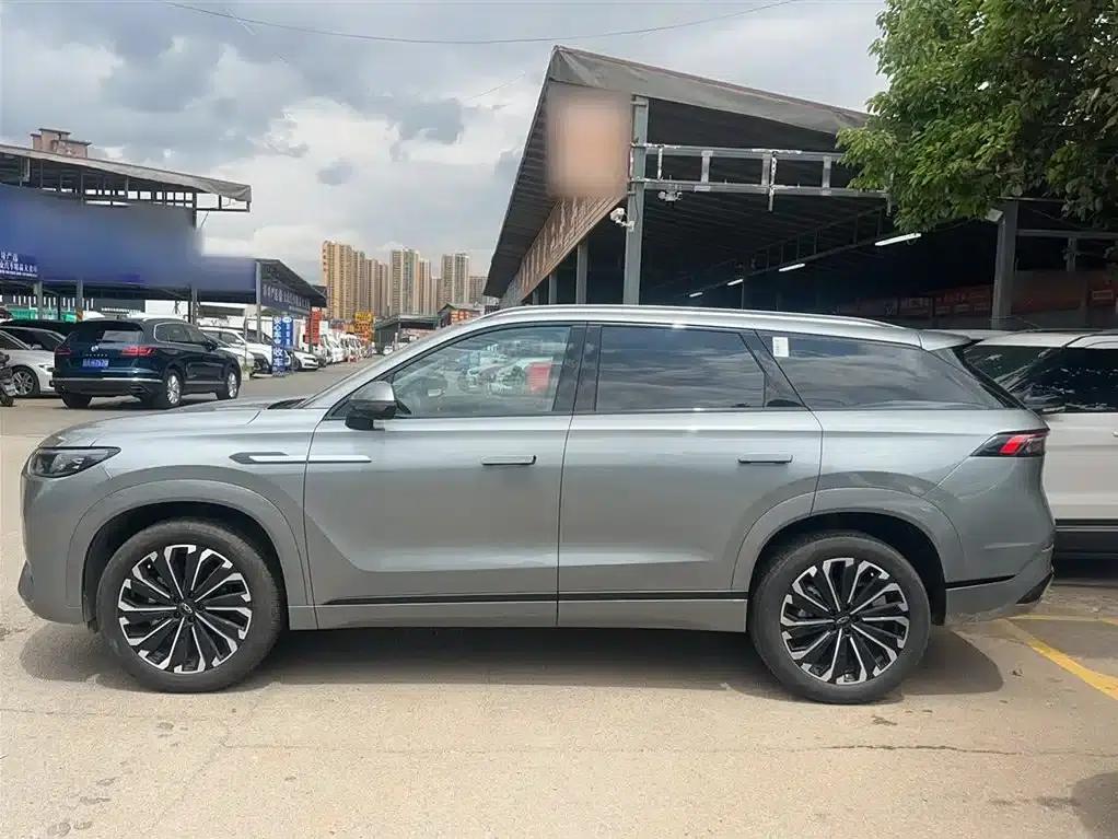 Chery Tiggo 9 2023 2.0T Automatic 4WD Premium Edition 7-Seater — миниатюра 16
