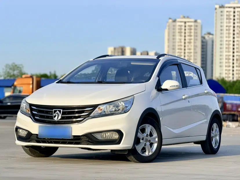 Baojun 310 2016 1.2L Manual Luxury Model — миниатюра 1