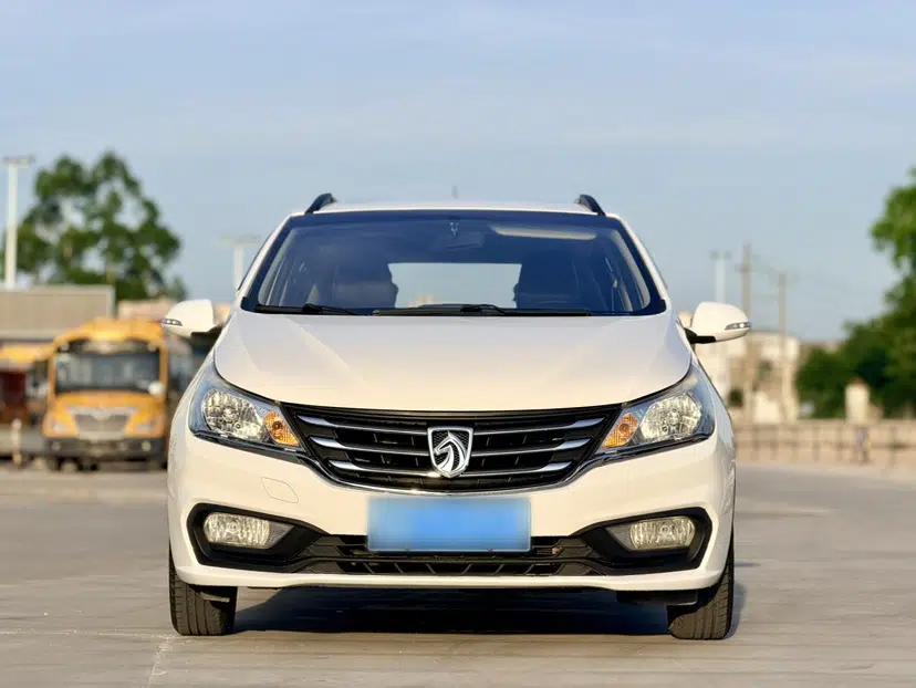 Baojun 310 2016 1.2L Manual Luxury Model — миниатюра 2