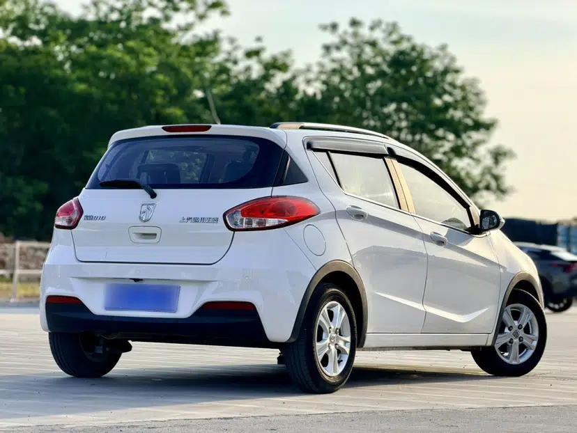 Baojun 310 2016 1.2L Manual Luxury Model — миниатюра 5