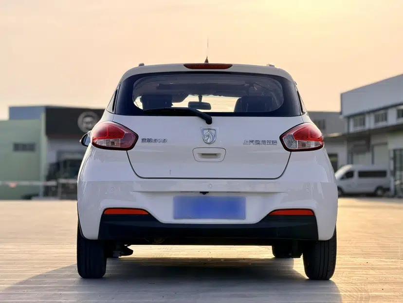 Baojun 310 2016 1.2L Manual Luxury Model — миниатюра 6