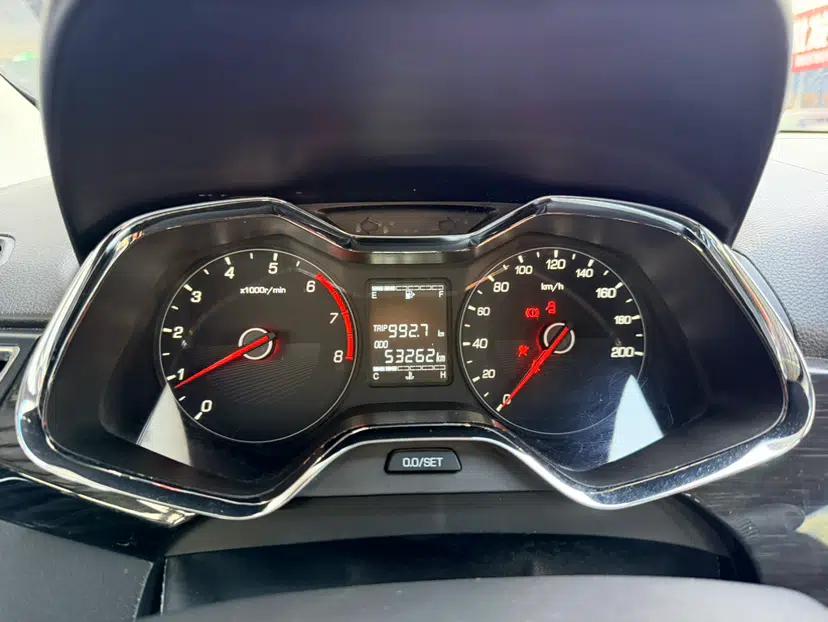 Baojun 310 2016 1.2L Manual Luxury Model — миниатюра 8