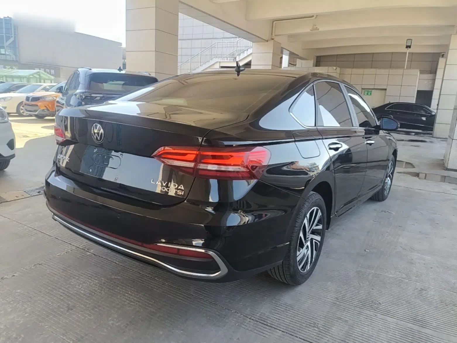 Volkswagen Lavida 2024 300TSI DSG Full-Comfort Edition — миниатюра 6